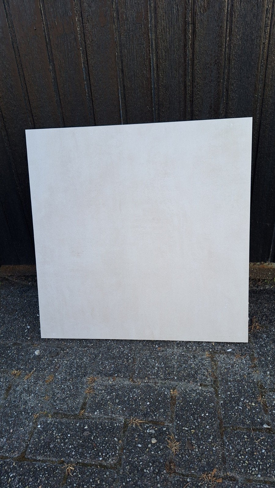 Tegels: 21 x  60x60 zand en 1x 60x120 zwart goud marmerlook, Ophalen