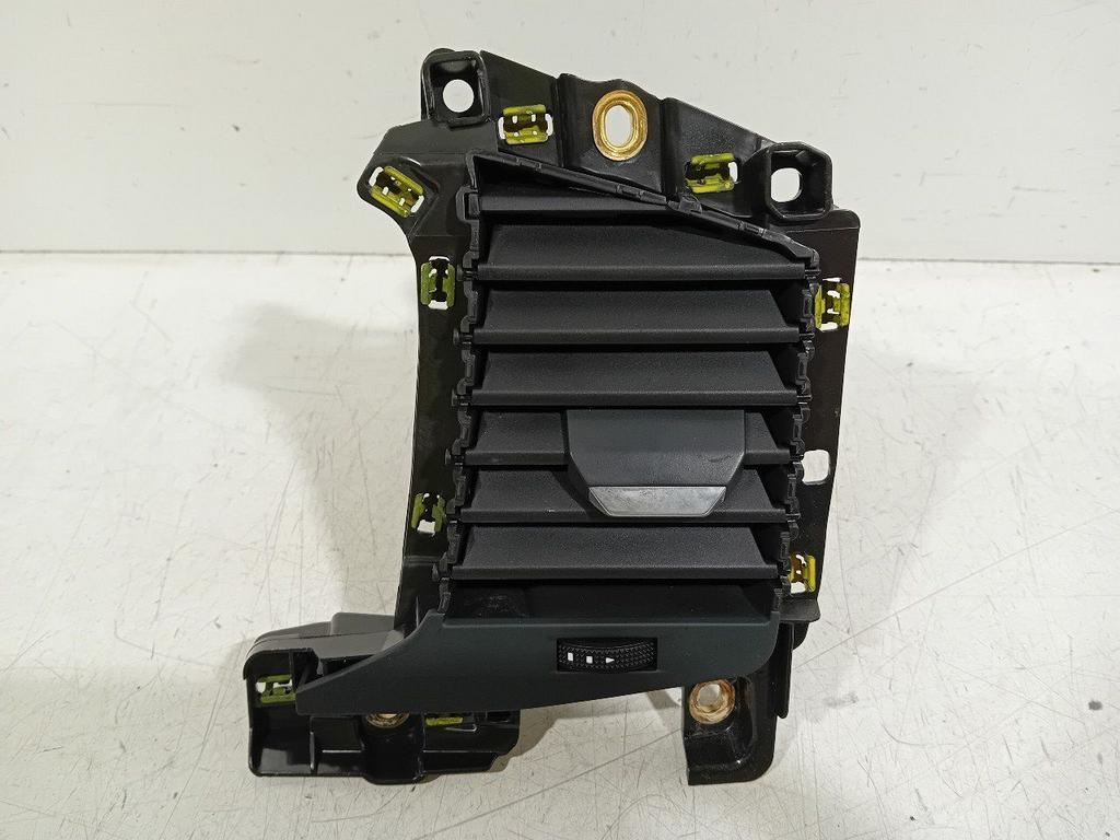 Dashboard luchtrooster rechts Audi A1, Onderdelen@venauto.nl, Van der Ven Autorecycling B.V., Gebruikt, Ettenseweg 76, 4706 PB Roosendaal, The Netherlands