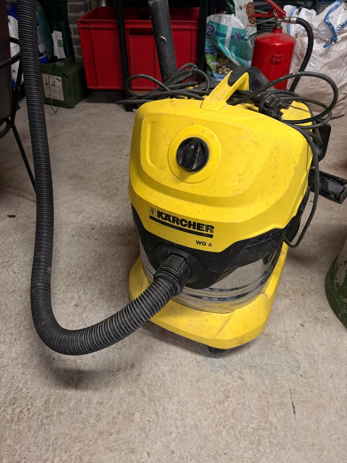 Kärcher WD 4 nat-/droogzuiger met beschadigd netsnoer, Ophalen, Gebruikt, Kärcher, Industriële stofzuiger