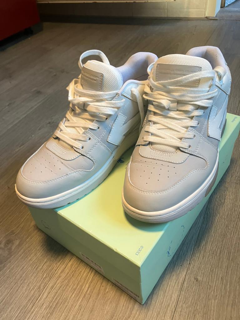 Originele off white sneaker maat 44, Ophalen of Verzenden, Zo goed als nieuw, Wit