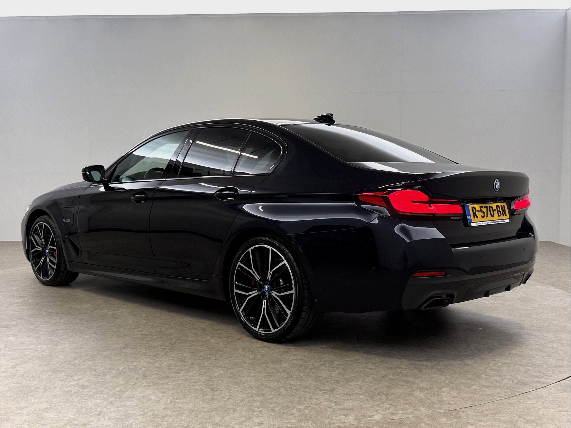 BMW 5 Serie 520e Business Edition Plus M-Sport | Pano | Virt, Automaat, 1998 cc, Achterwielaandrijving, Gebruikt