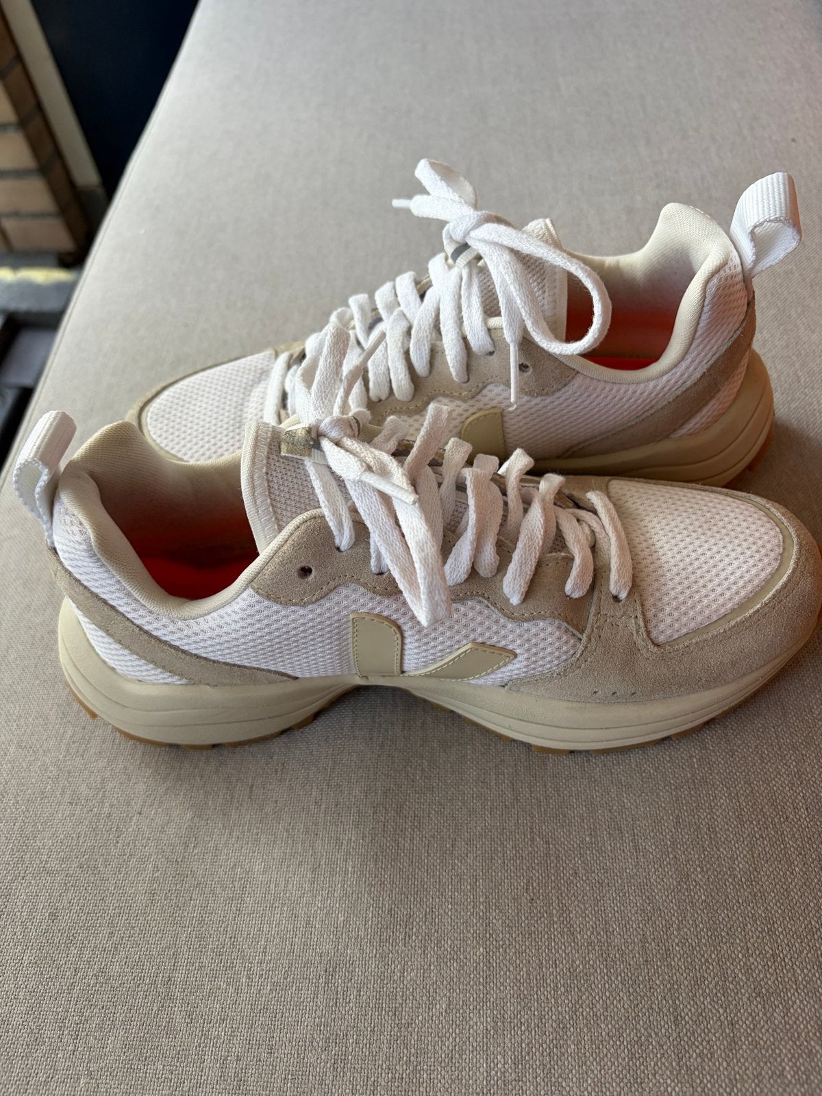 Veja V-10 Sneakers Maat 39 - nooit gedragen, Ophalen, Wit, Sneakers of Gympen, Zo goed als nieuw