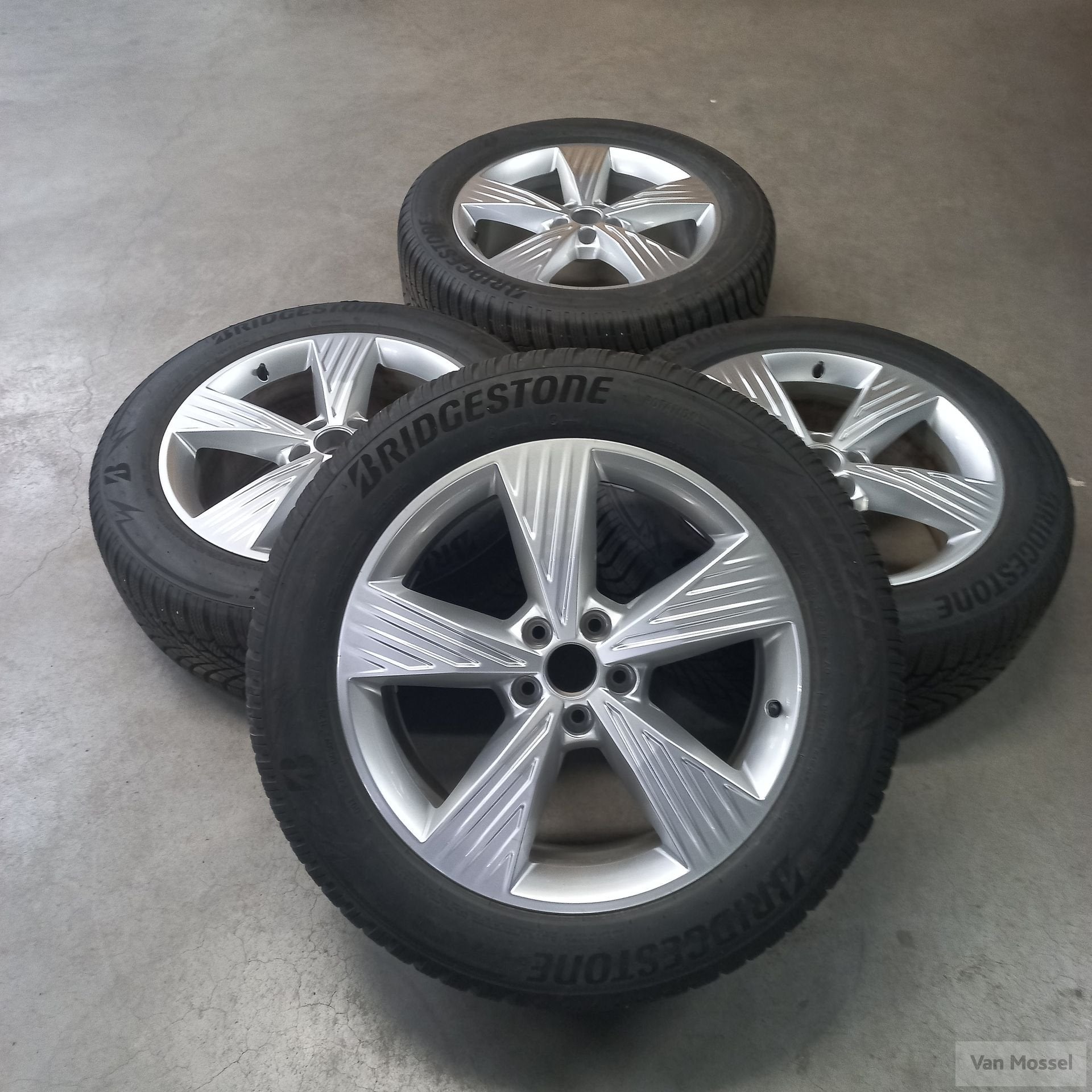 Audi Q4 E-Tron Bridgestone Blizzak LM005 235/55/R19 255/50/R
