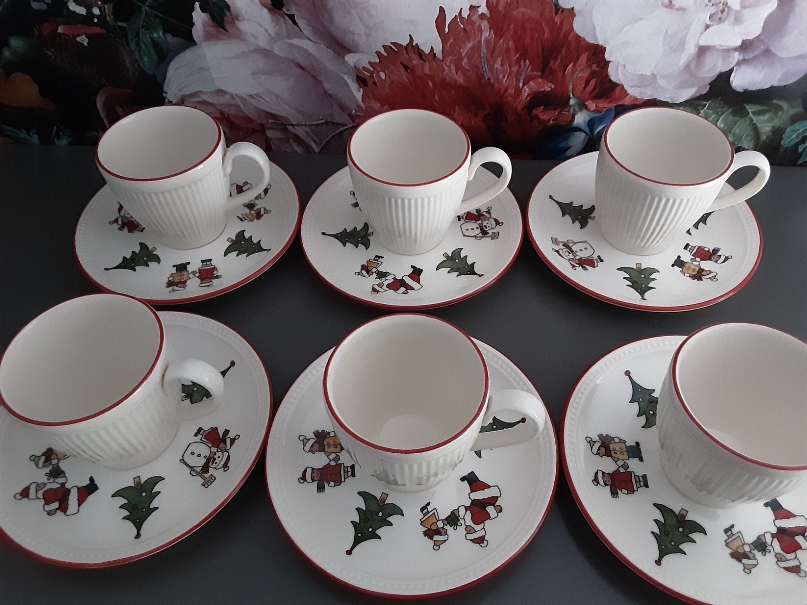 wedgwood windsor kerstservies kop en schotels Nieuwstaat, Ophalen, Zo goed als nieuw, Porselein, Kop(pen) en/of Schotel(s)