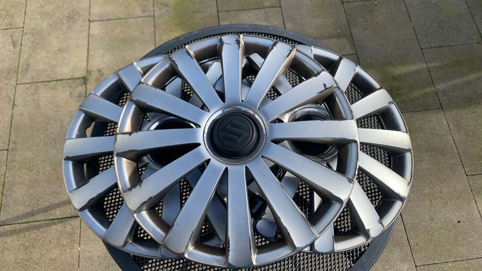 3 gebruikte wieldoppen 14 inch voor Suzuki, Ophalen of Verzenden, Gebruikt