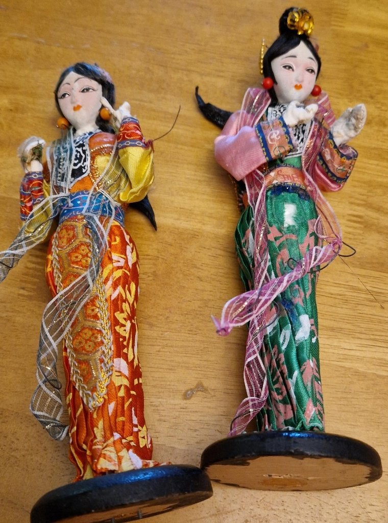 2 Japanse dametjes, Ophalen, Zo goed als nieuw