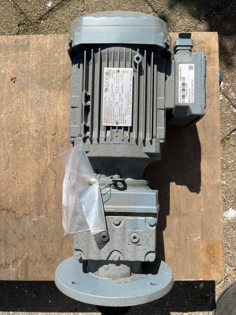 Nieuwe SEW Eurodrive motor met vertragingskast 1.1 kW, Ophalen, Zo goed als nieuw, Elektromotor, 1400 tot 1800 rpm