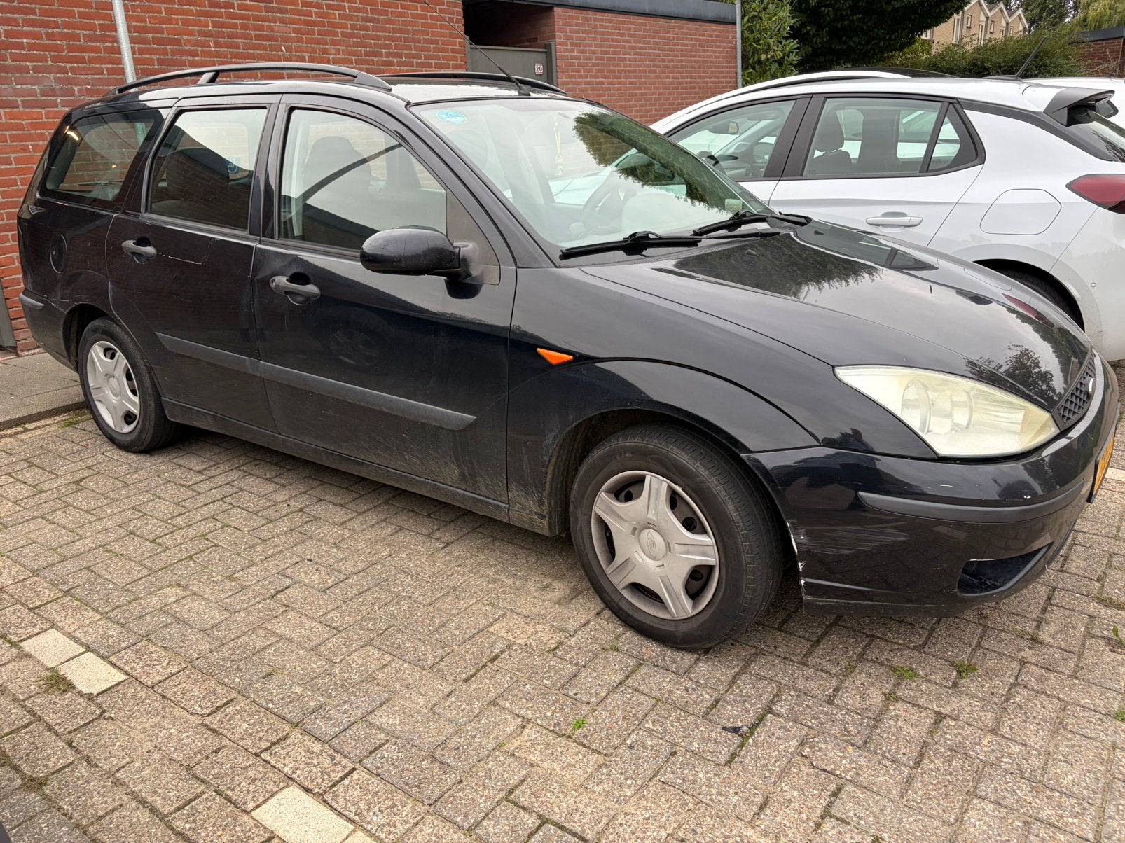 Ford Focus 1.6 5DR 2003 Zwart, Auto's, Voorwielaandrijving, 1596 cc, Stof, 40 €/maand