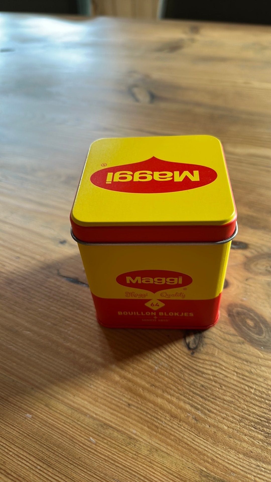 Maggi 64 bouillon blokjes blikje, Verzamelen, Ophalen of Verzenden, Zo goed als nieuw, Overige