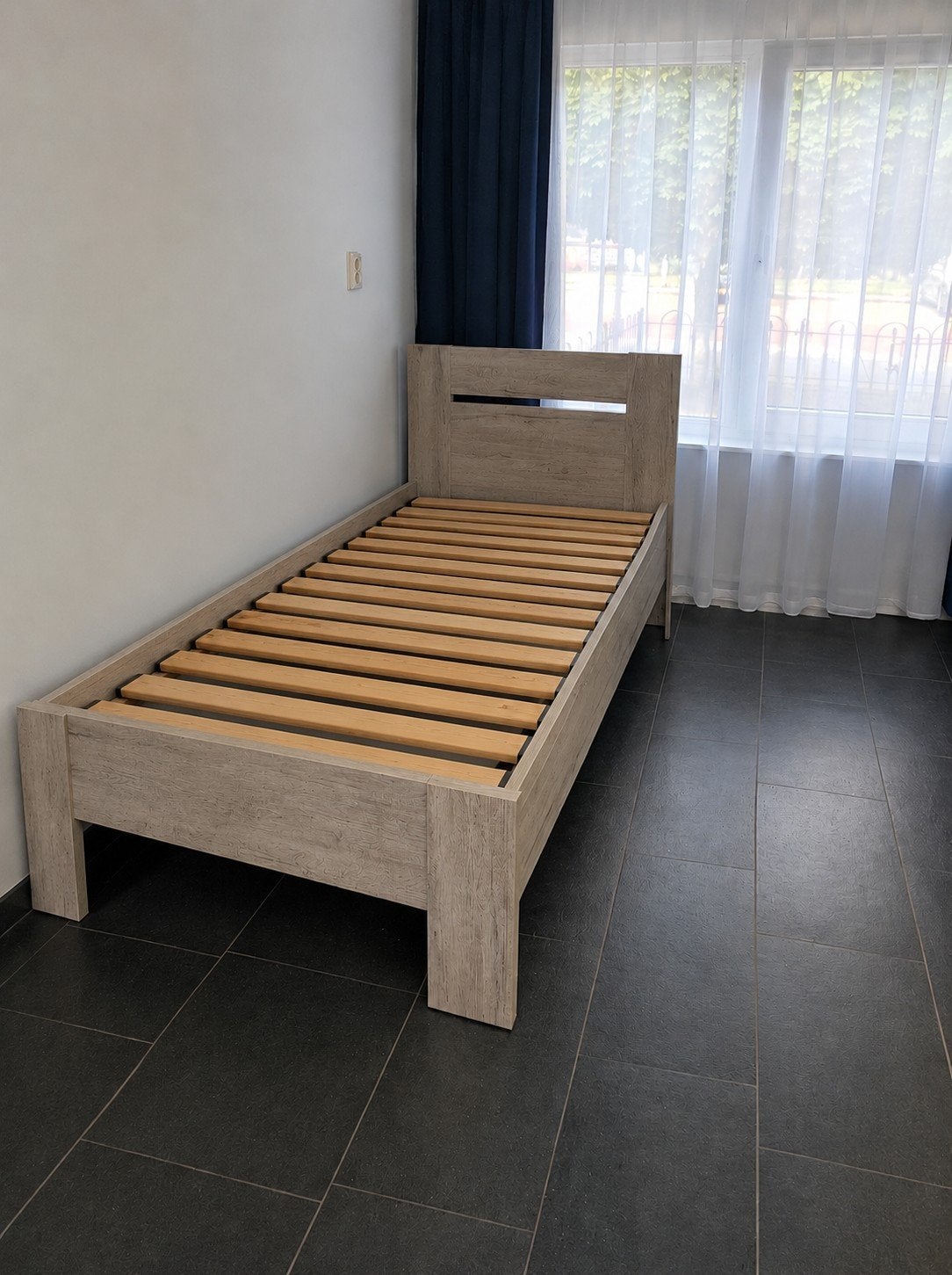 1 persoonsbed met lattenbodem 90x200, Huis en Inrichting, 90 cm, Eenpersoons, Bruin, Ophalen of Verzenden