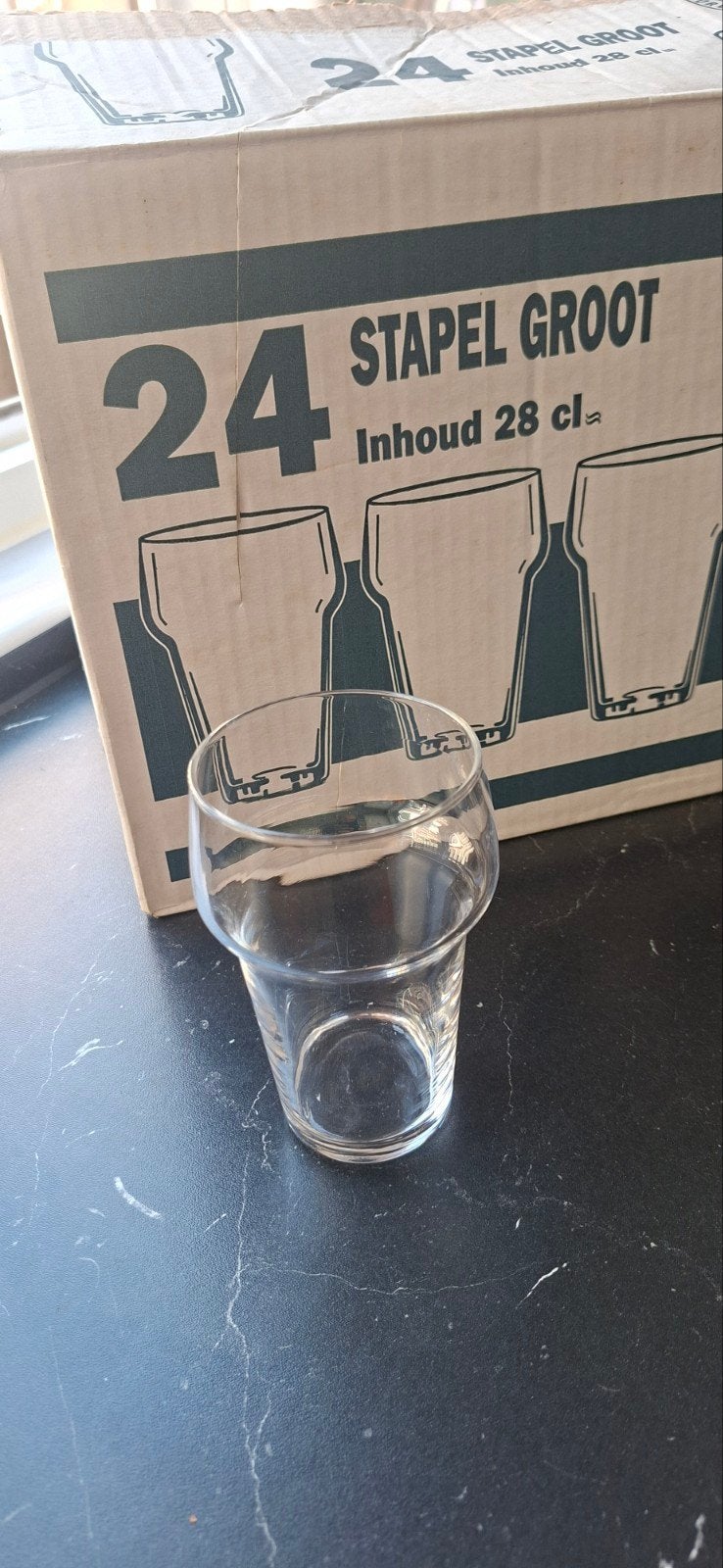 24 bier en 12 wijn glazen, Verzamelen, Ophalen, Zo goed als nieuw, Bierglas