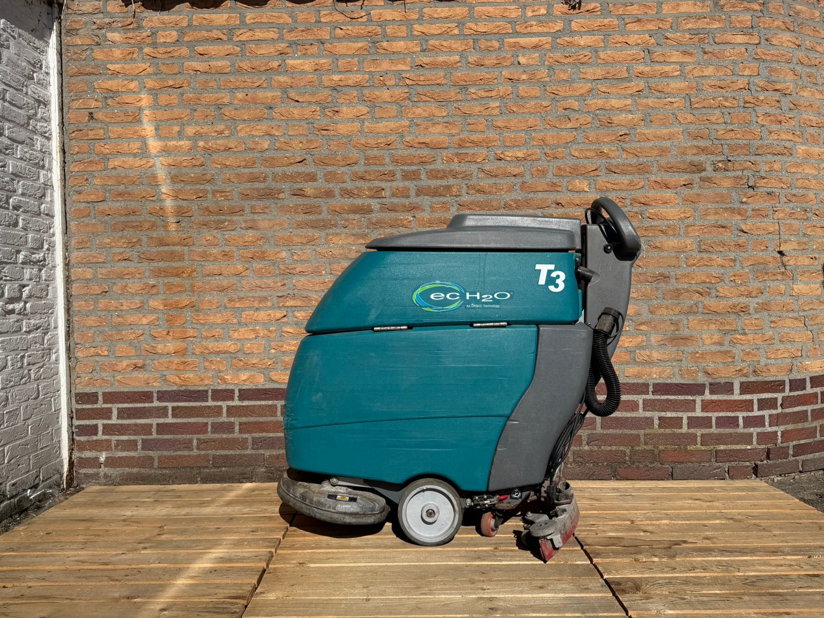 Nieuwe accus! Tennant T3 schrobmachine schrobzuigmachine, Ophalen of Verzenden, Zo goed als nieuw, Elektrisch, Met regelbare waterdruk