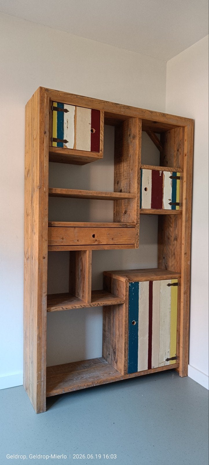 Steigerhouten vakkenkast met deurtjes en lade, Ophalen, 25 tot 50 cm, 100 tot 150 cm