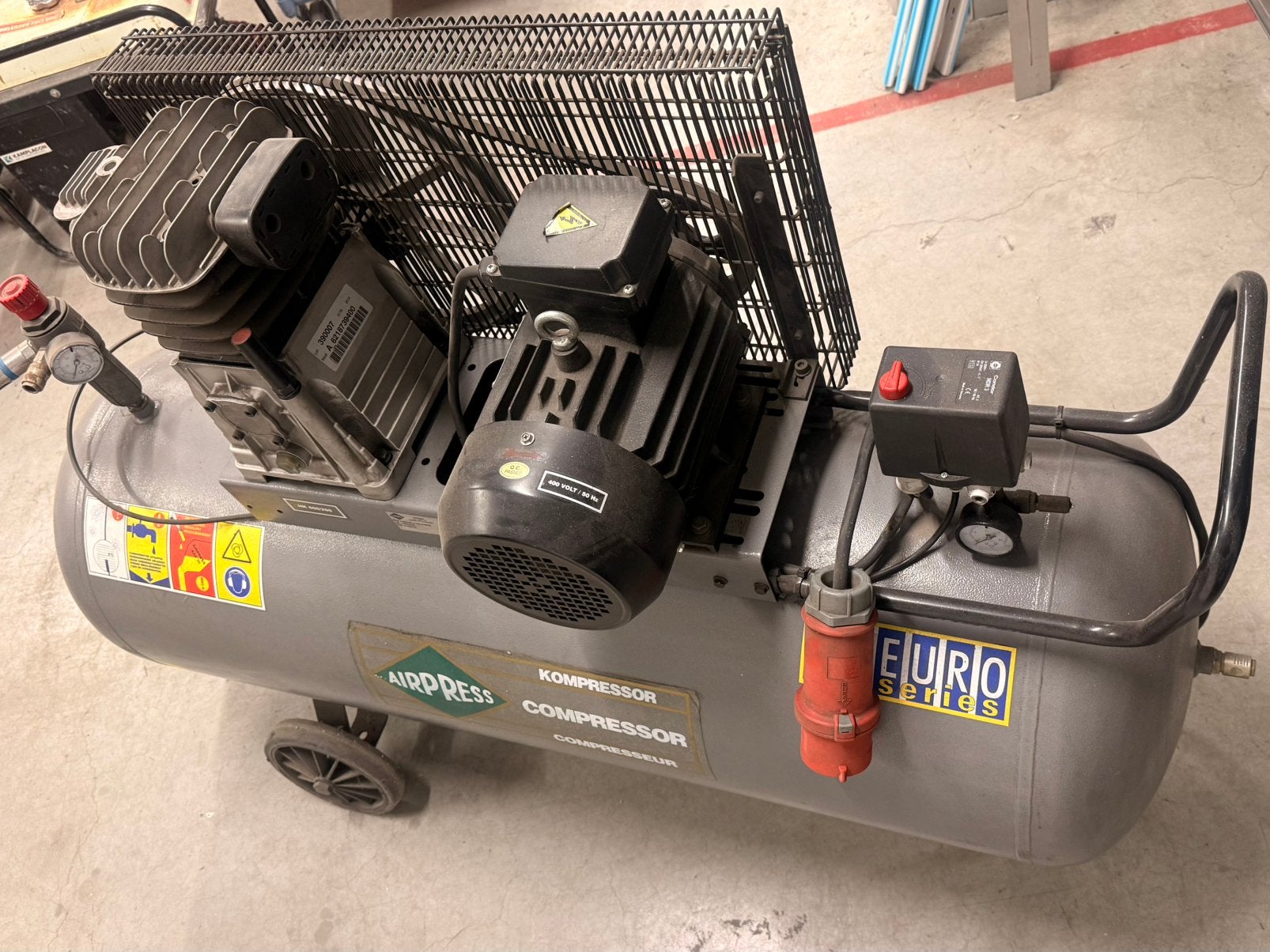 Airprrss HK 600/200 compressor, Doe-het-zelf en Verbouw, 100 liter of meer, Ophalen, Zo goed als nieuw, Geluidgedempt
