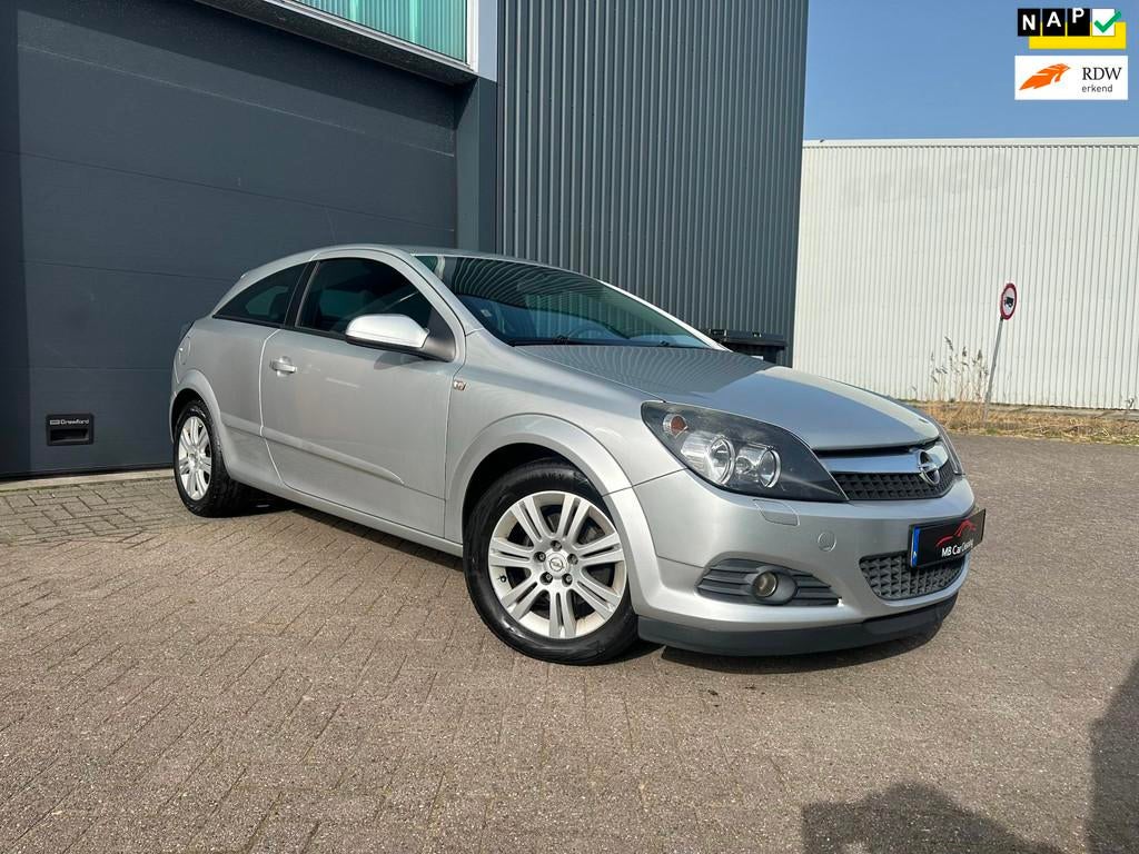 Opel Astra GTC 1.6 Temptation onderhouds historie compleet, Voorwielaandrijving, Gebruikt, Zwart, 4 cilinders