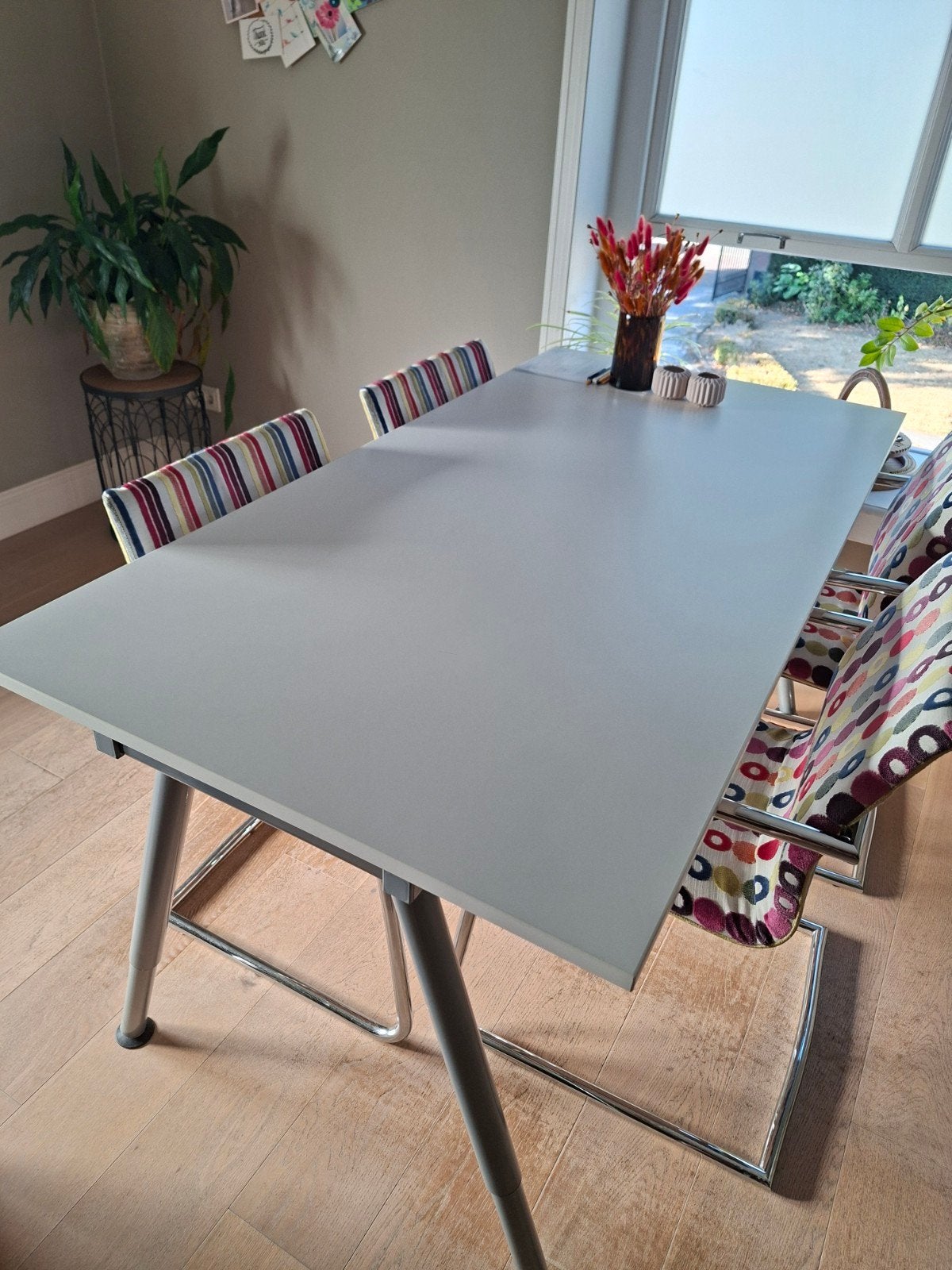 Gratis: Tafel met 4 stoelen, Huis en Inrichting, Tafels | Eettafels, Ophalen, Gebruikt, 50 tot 100 cm, 150 tot 200 cm