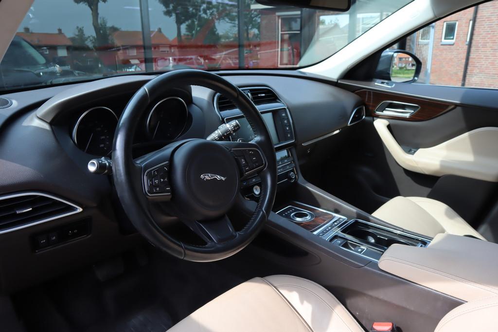 Jaguar F-Pace 3.0 Portfolio AWD 30d Navigatie | Leder | bi-, Automaat, Gebruikt, 2993 cc, Met garantie (alle)
