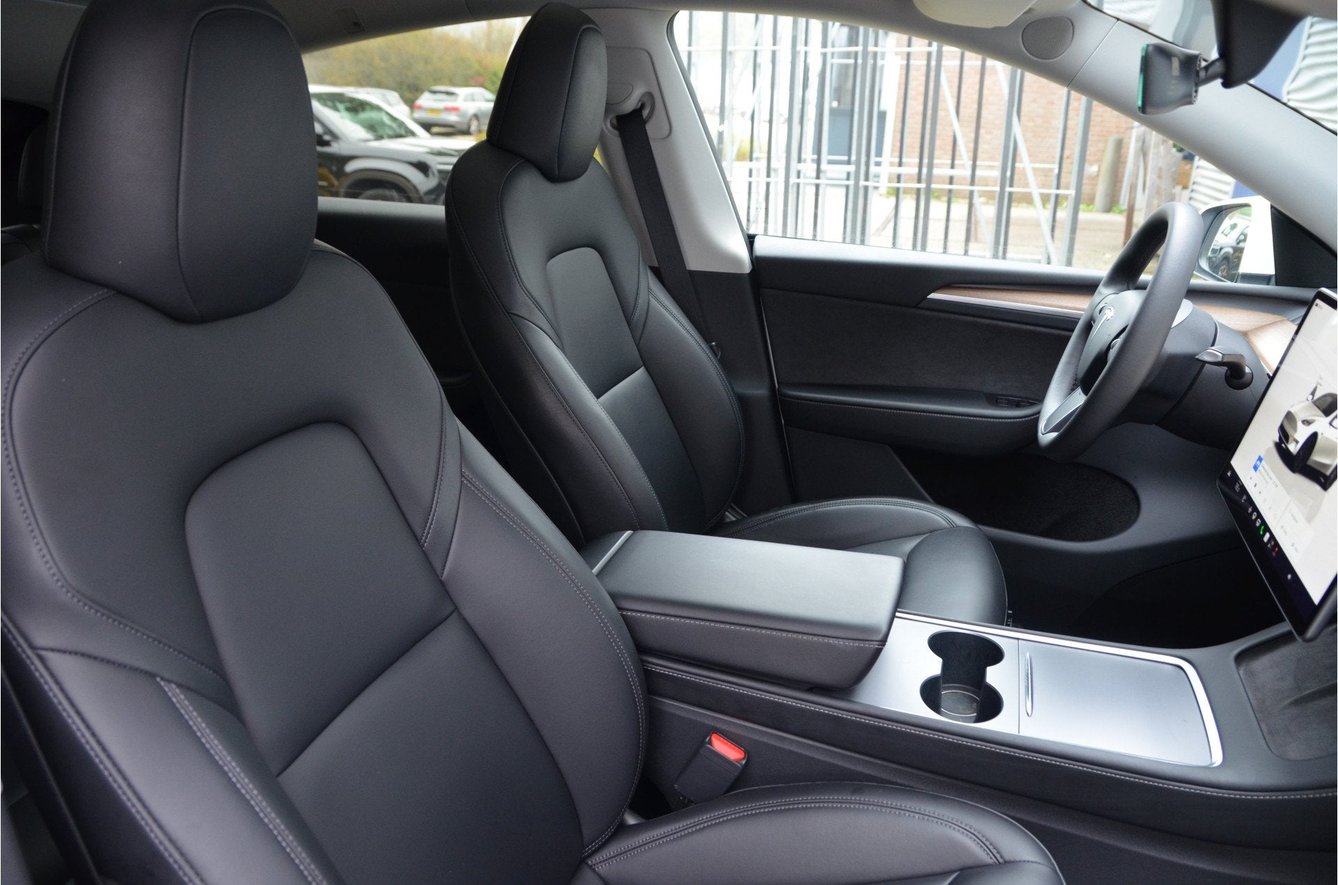Foto 3 van Tesla Model Y RWD 58 kWh Enhanced AutoPilot4.0 (twv 3.800,-,