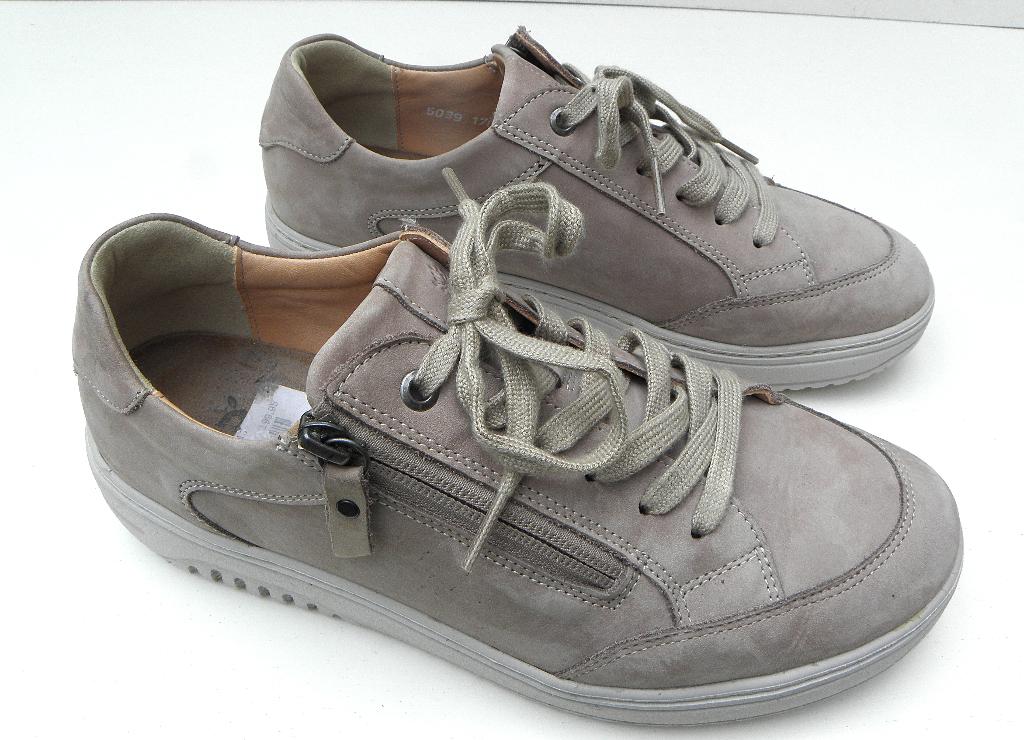 Taupe Hartjes Sneakers extra light maat 7 (40½) wijdte K, Kleding | Dames, Bruin, Ophalen of Verzenden, Hartjes, Sneakers of Gympen