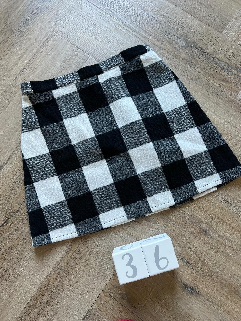 Heel goed zwart wit XS 34 Zara / Mango mini rok geruit ruit, Zwart, Ophalen of Verzenden, Maat 34 (XS) of kleiner, Boven de knie