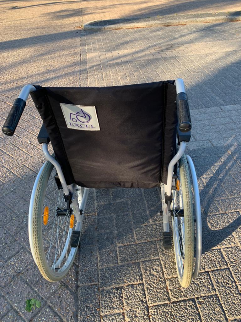 Nieuw lichtgewicht rolsoel, Diversen, Ophalen of Verzenden, Inklapbaar, Zo goed als nieuw, Duwrolstoel