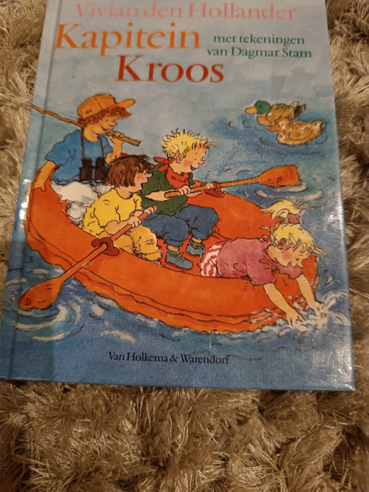 Kapitein Kroos - Vivian den Hollander (kinderboek), Ophalen of Verzenden, Zo goed als nieuw, Vivian den Hollander, Fictie algemeen
