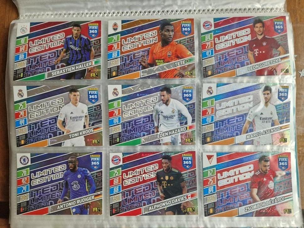 Panini fifa 365 2022 limited edition cards, Ophalen of Verzenden, Meerdere stickers