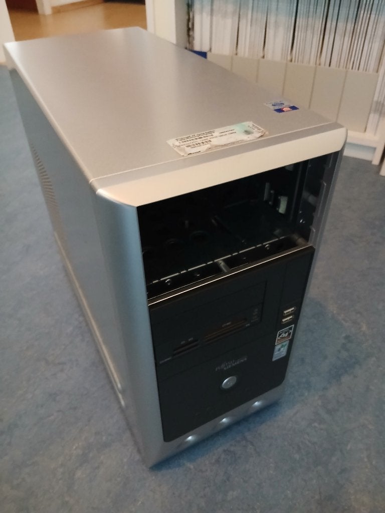 PC behuizing Fujitsu Siemens, Ophalen
