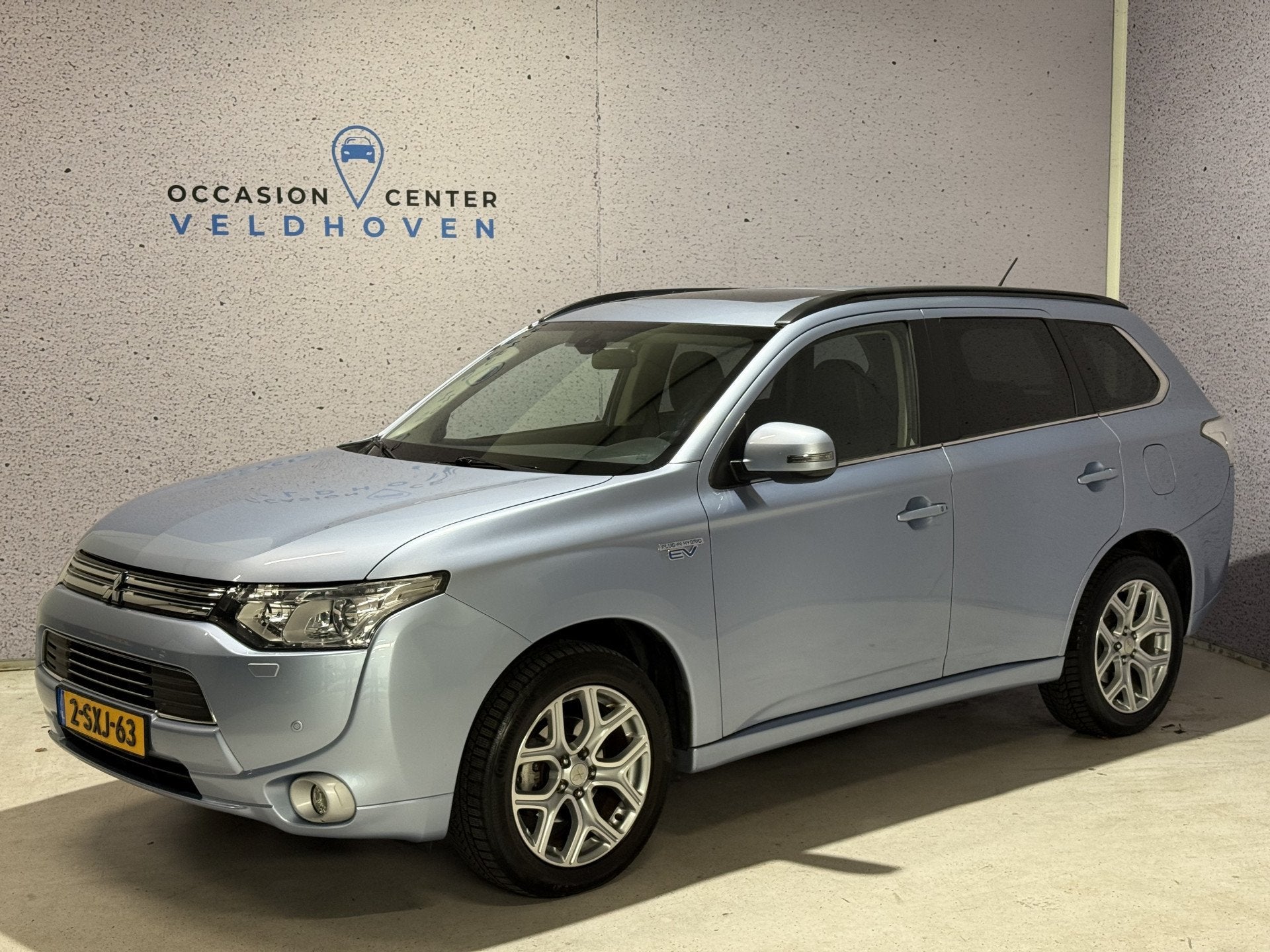 Mitsubishi Outlander 2.0 PHEV instyle // TREKHAAK // LEDER /, Zwart, 4 cilinders, Blauw, Bedrijf