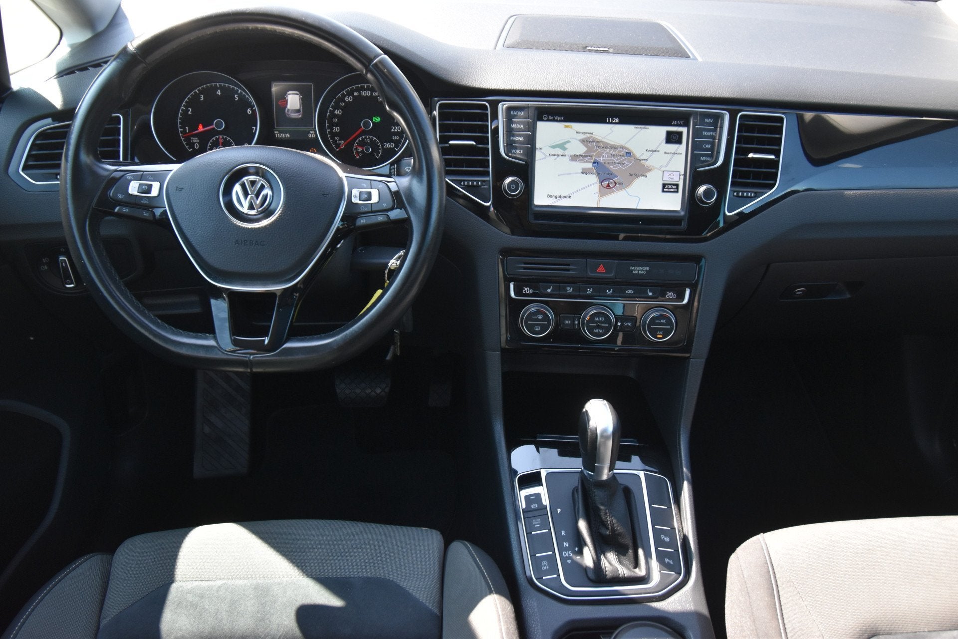 Volkswagen Golf Sportsvan 1.4 TSI Highline , TREKHAAK , PANO, Auto's, Volkswagen, Stof, Gebruikt, Zwart, Bedrijf