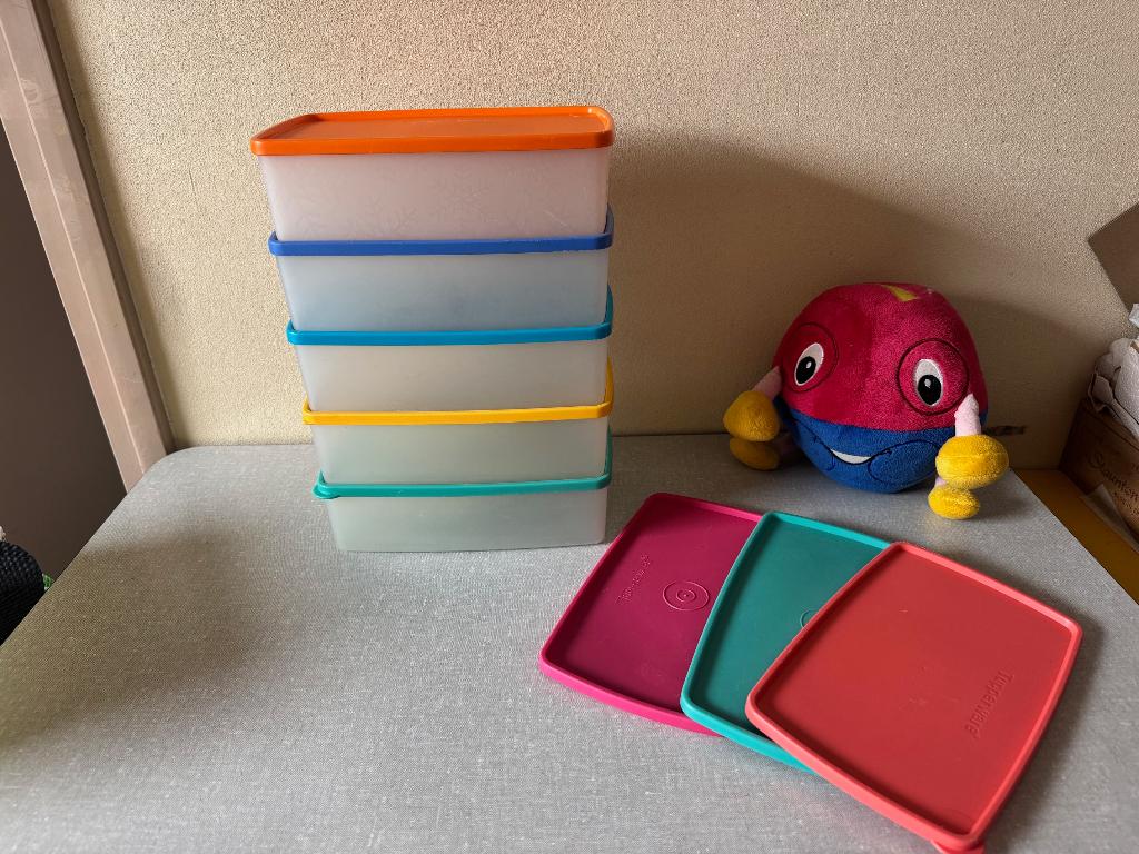 Z.G.A.N verkerende broodtrommels van TUPPERWARE broodtrommel, Ophalen of Verzenden, Zo goed als nieuw, Blauw, Bus of Trommel