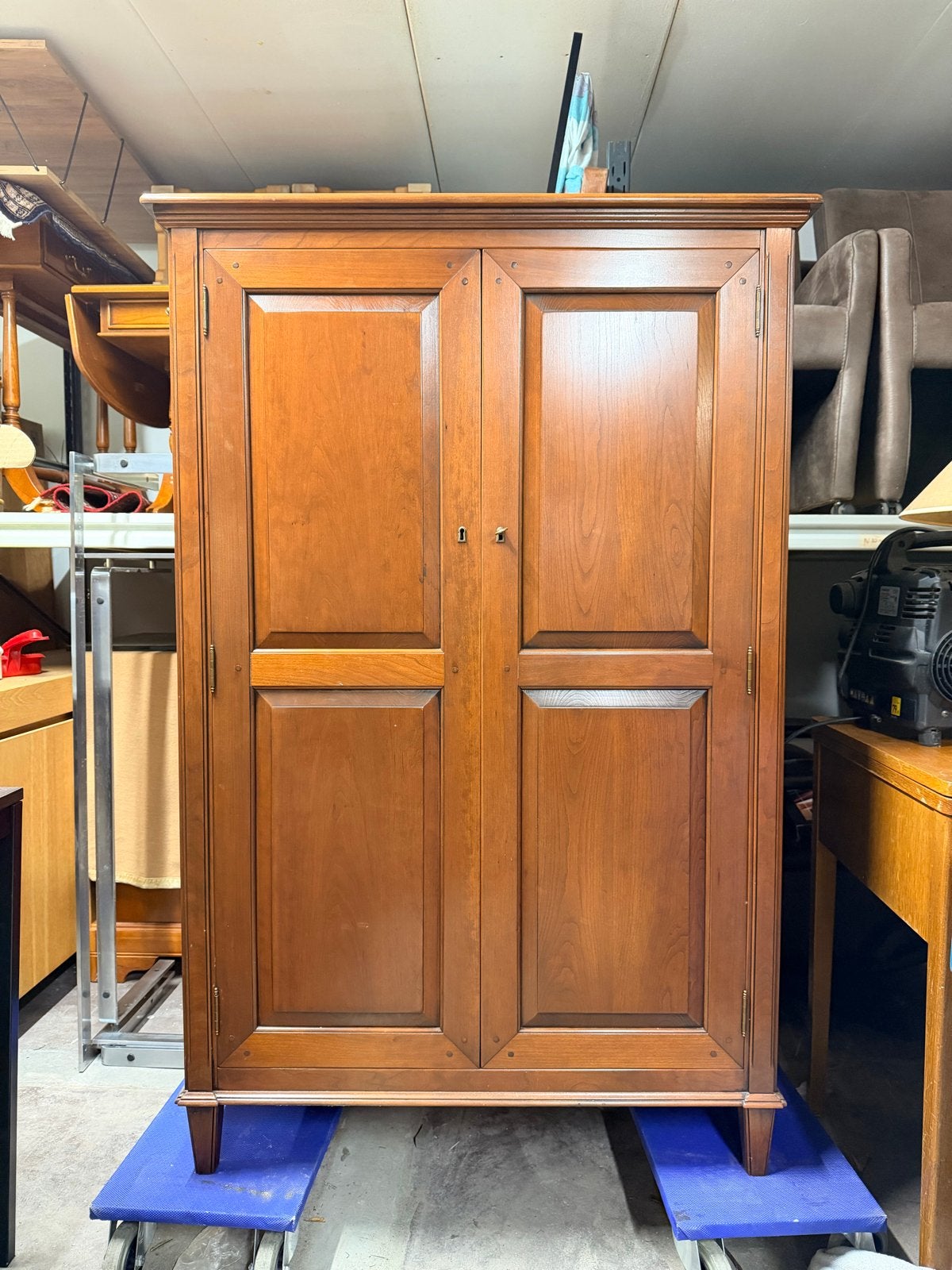 Houten kast 144x95x42,5 cm - zo goed als nieuw, Ophalen, ., Zo goed als nieuw, .