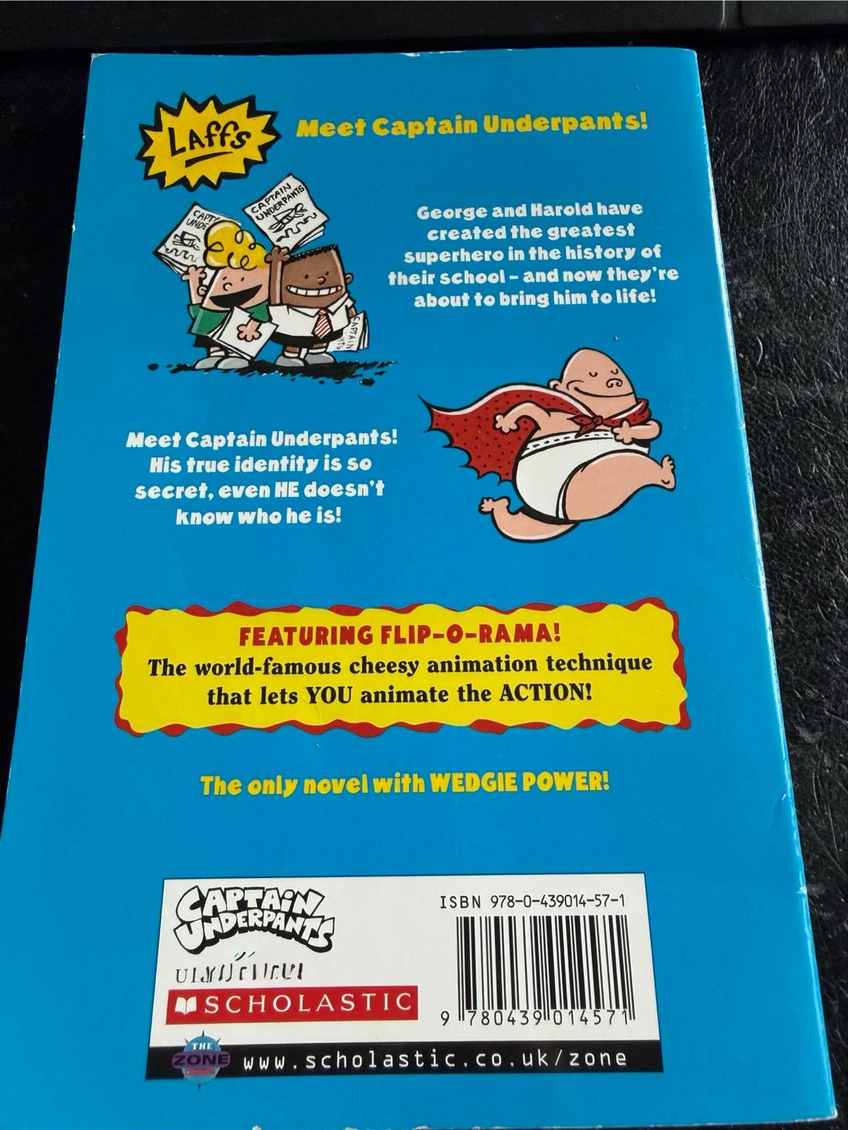 Captain Underpants Engels Boek - Avontuurlijk Kinderboek, Ophalen of Verzenden, Gelezen, Fictie