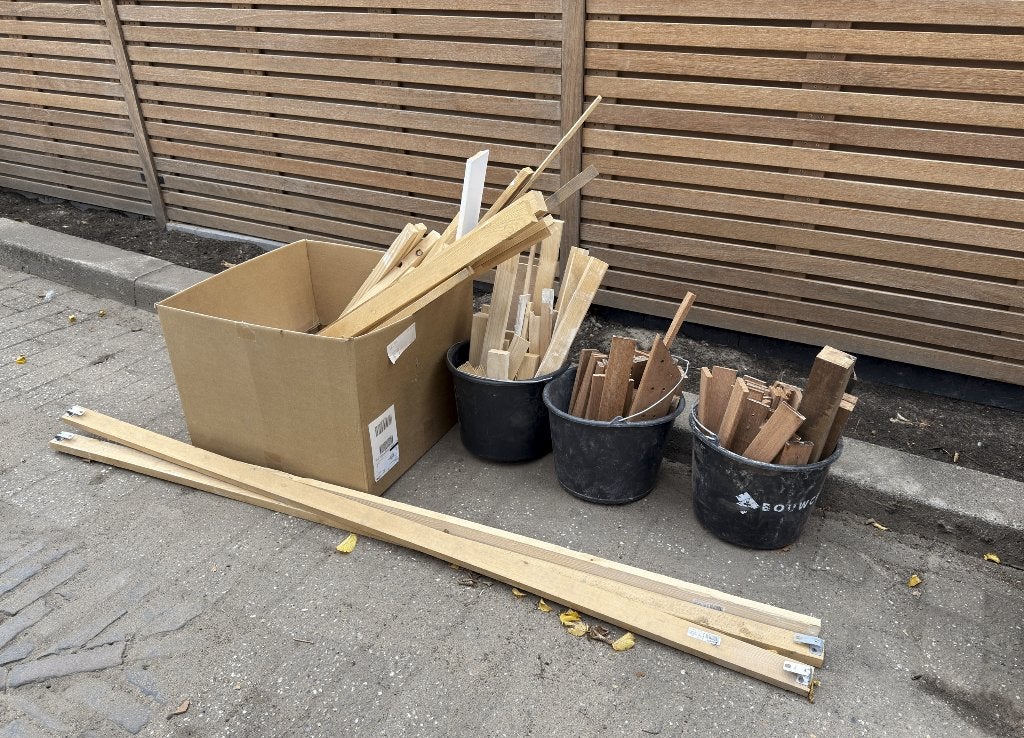 Restanten hout (vuren en hardhout keruing), Ophalen, 25 tot 50 mm, Nieuw, Balk