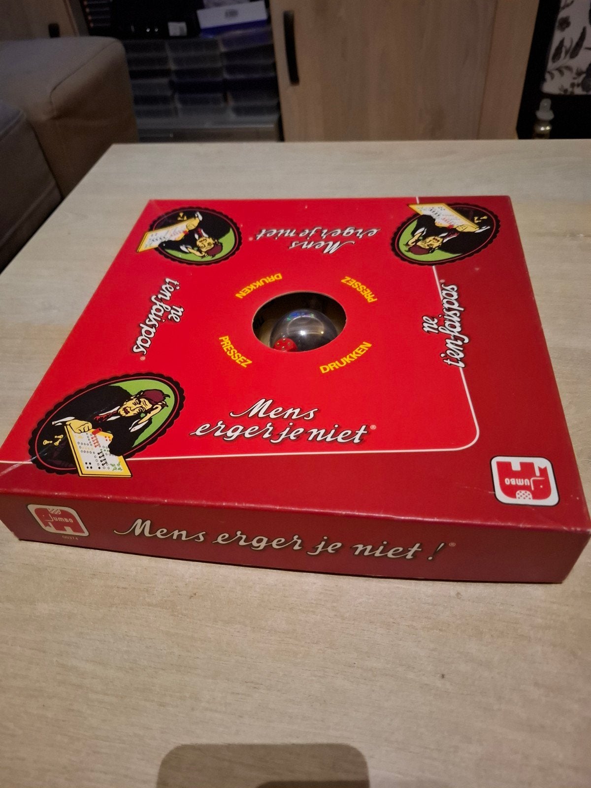 Mens erger je niet! Bordspel - Klassiek Gezelschapsspel, Hobby en Vrije tijd, Jumbo, Ophalen of Verzenden, Drie of vier spelers