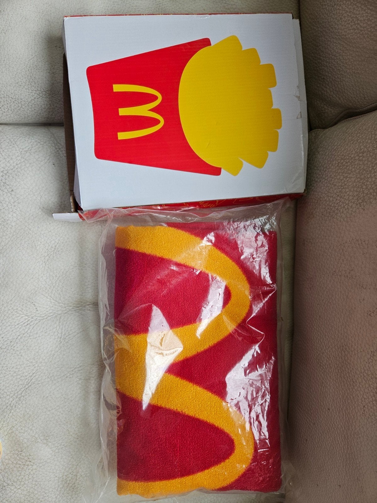 McDonald's limited edition frietje luchtbed en grote doek, Ophalen of Verzenden, Nieuw