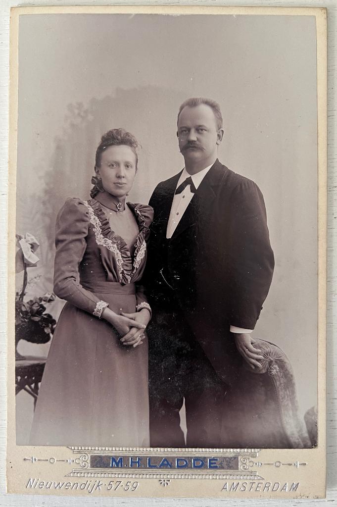 Oude cabinetkaart trouwfoto (1899), Verzamelen, Foto's en Prenten, Foto, Ophalen of Verzenden, Zo goed als nieuw, Voor 1940