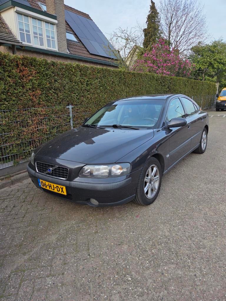 Volvo S60 LPG  2.4 140PK 2001 Grijs met 202.000km, Auto's, Volvo, Voorwielaandrijving, Stof, Beige, S60