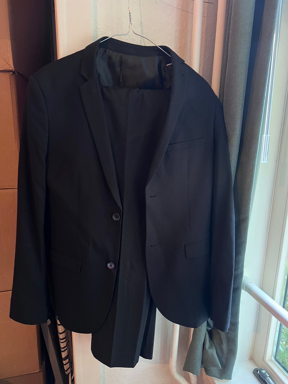 WE Tweedelig zwart pak maat 44 slim fit, Kleding | Heren, Kostuums en Colberts, Ophalen of Verzenden, Zo goed als nieuw, Maat 46 (S) of kleiner