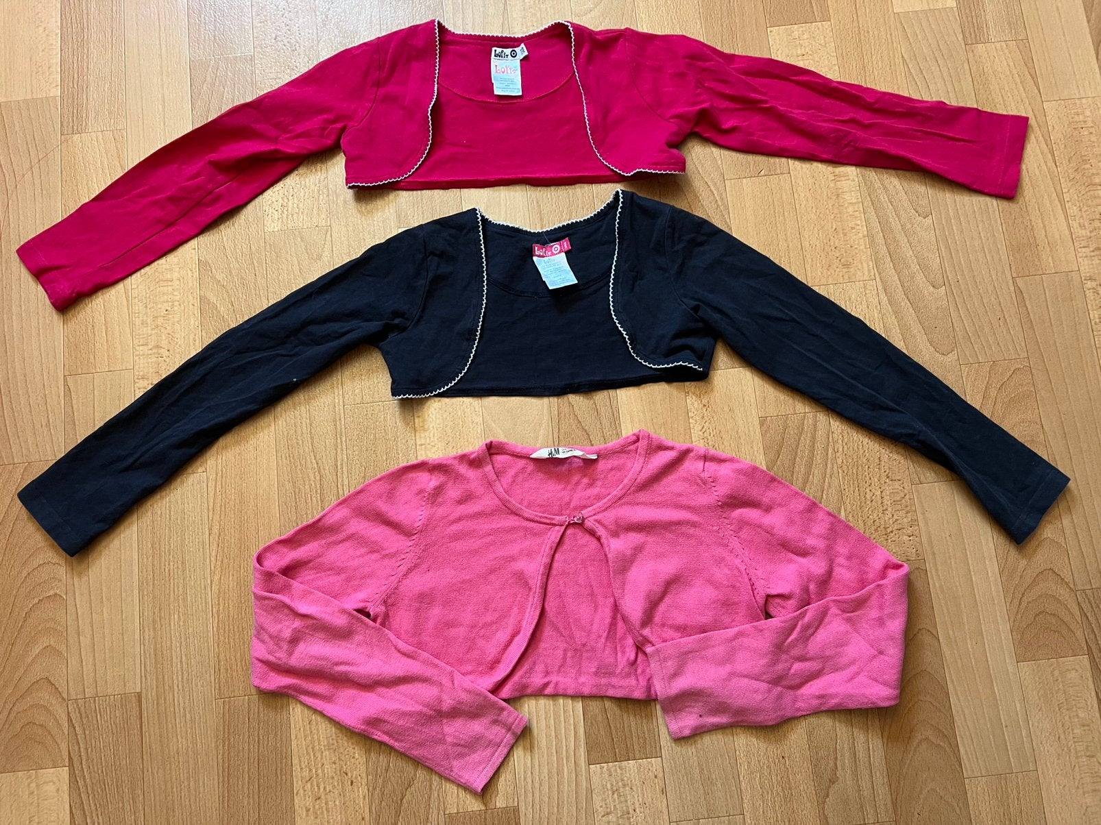 Bolero’s 3 stuks, blauw, rood en roze, maat 140, als nieuw, Ophalen of Verzenden, Zo goed als nieuw, Meisje, Trui of Vest