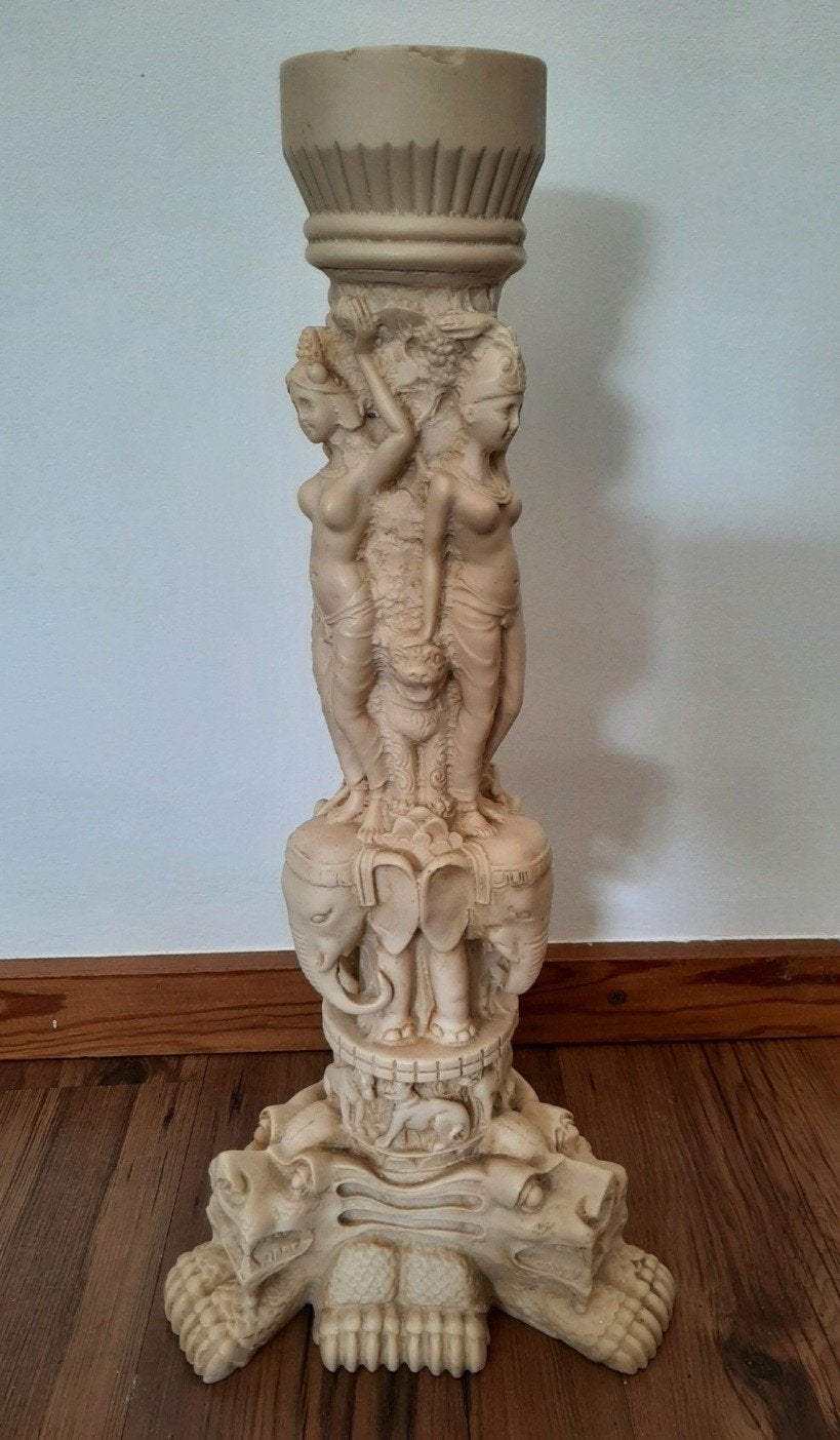 Robuuste gebroken witte kandelaar met olifanten en figuren, Ophalen