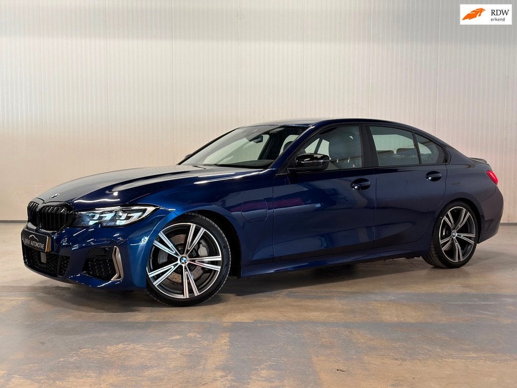 BMW 3-serie 330e High Executive | M-SPORT | ACC | LEDER | ZW, Auto's, BMW, 1998 cc, Achterwielaandrijving, Gebruikt, Blauw