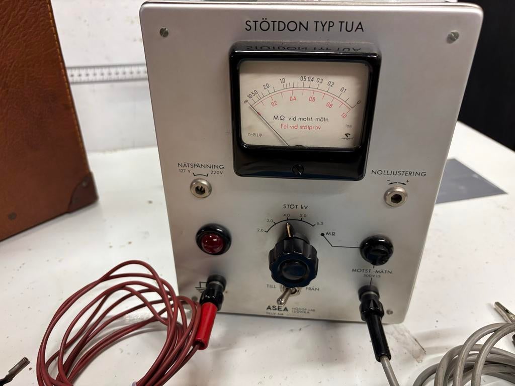 Vintage ASEA Stötdon Typ TUA Elektriciteit Tester met Koffer, Ophalen of Verzenden, Gebruikt, Elektriciteit