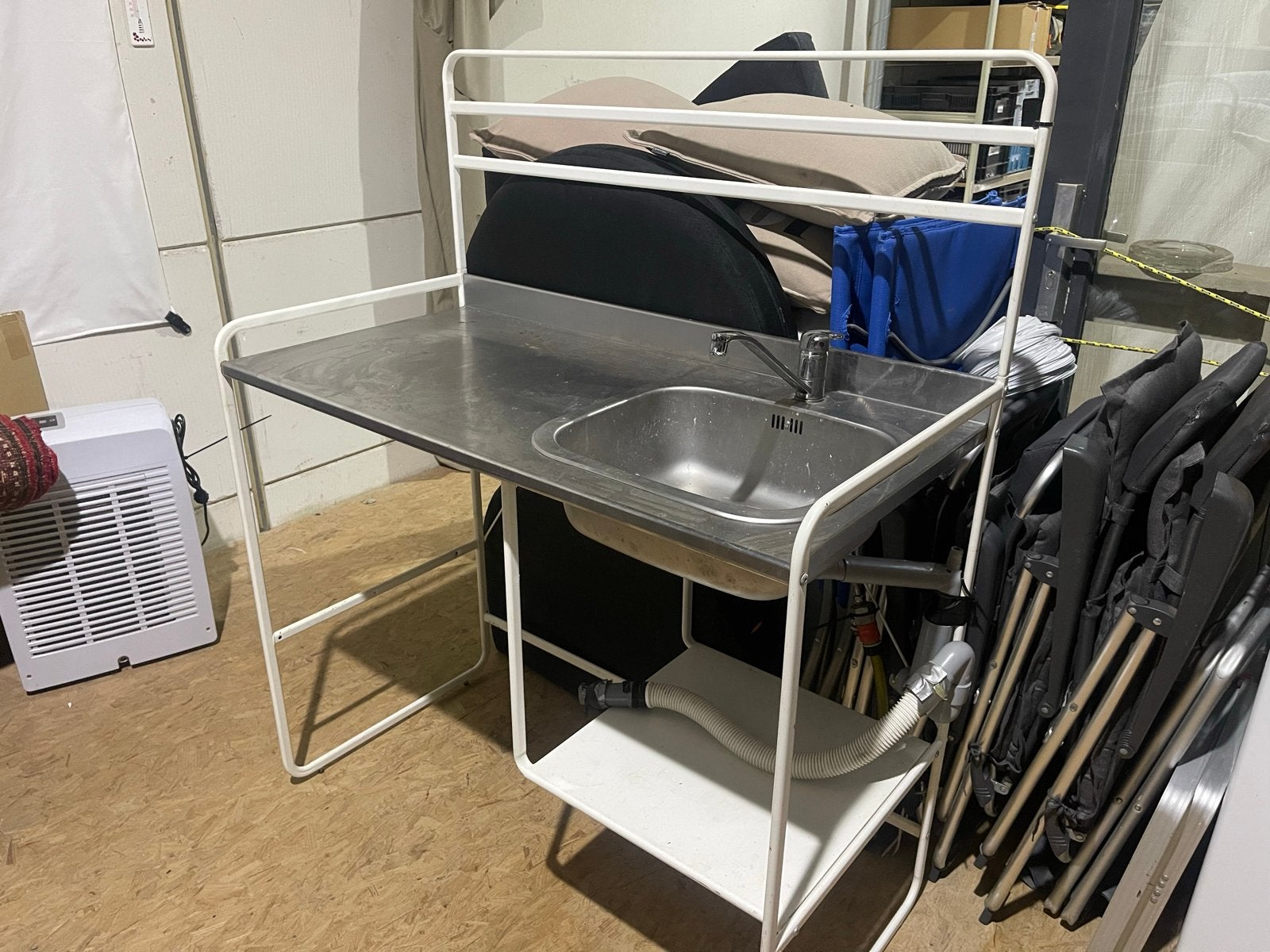 Mobiele buitenkeuken met spoelbak en kraan, Ophalen, Gebruikt