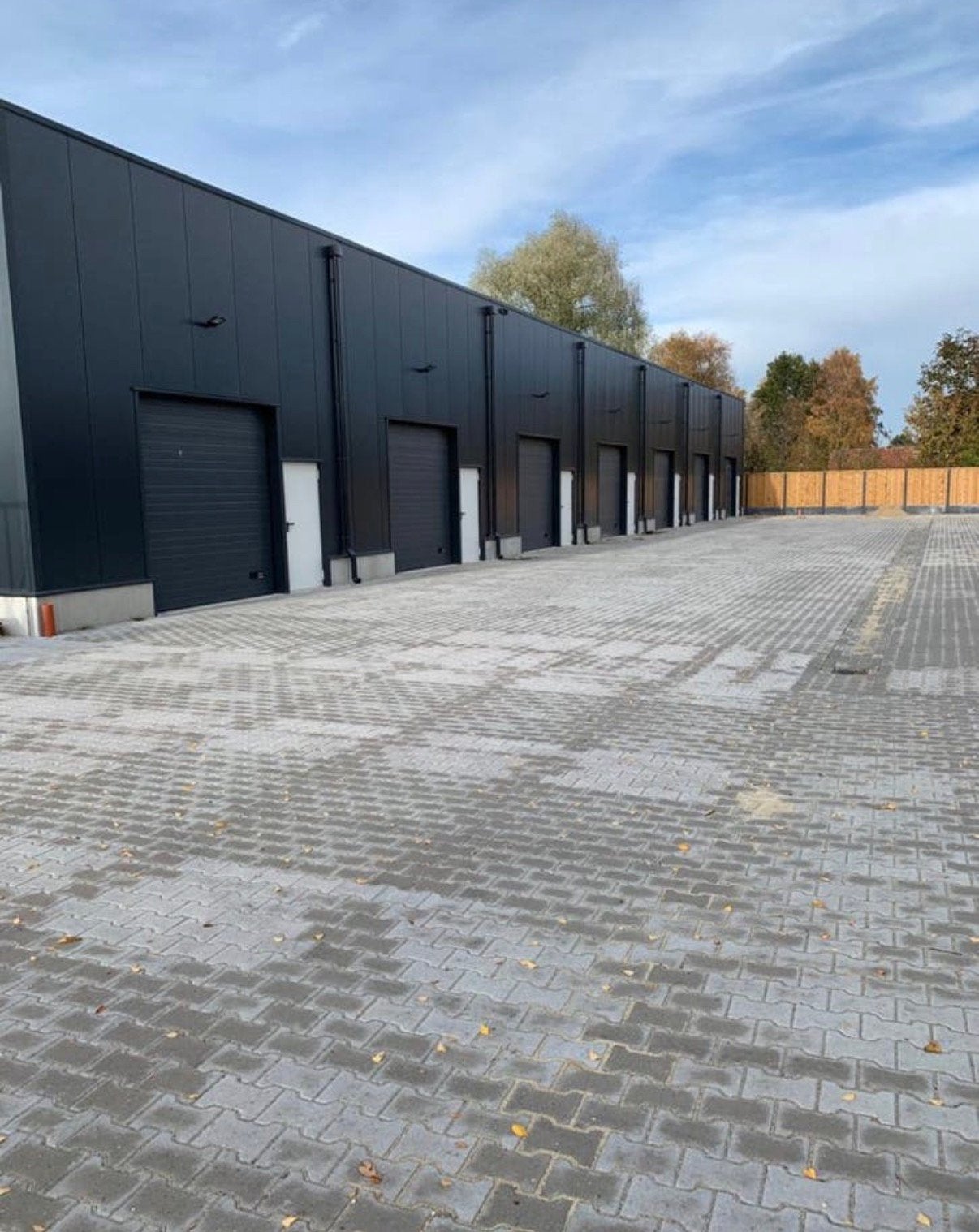 Bedrijfshal / garage / opslag Enschede, Overijssel