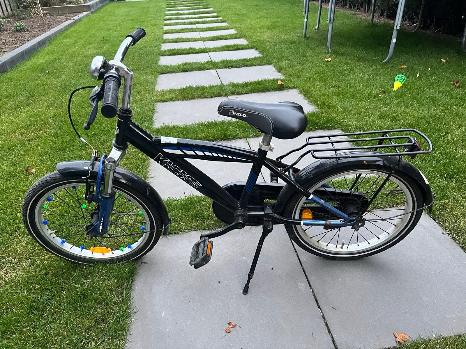 Kicks kinderfiets inch 18- Zwart met blauwe accenten, Ophalen, Gebruikt, Velgrem, 16 tot 20 inch