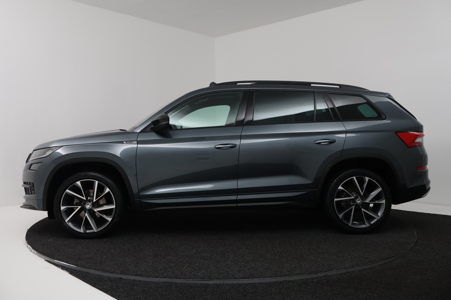 Skoda Kodiaq 1.5 TSI Sportline Business (PANORAMADAK, DIGITA, 4 cilinders, 150 pk, 1481 kg, Origineel Nederlands