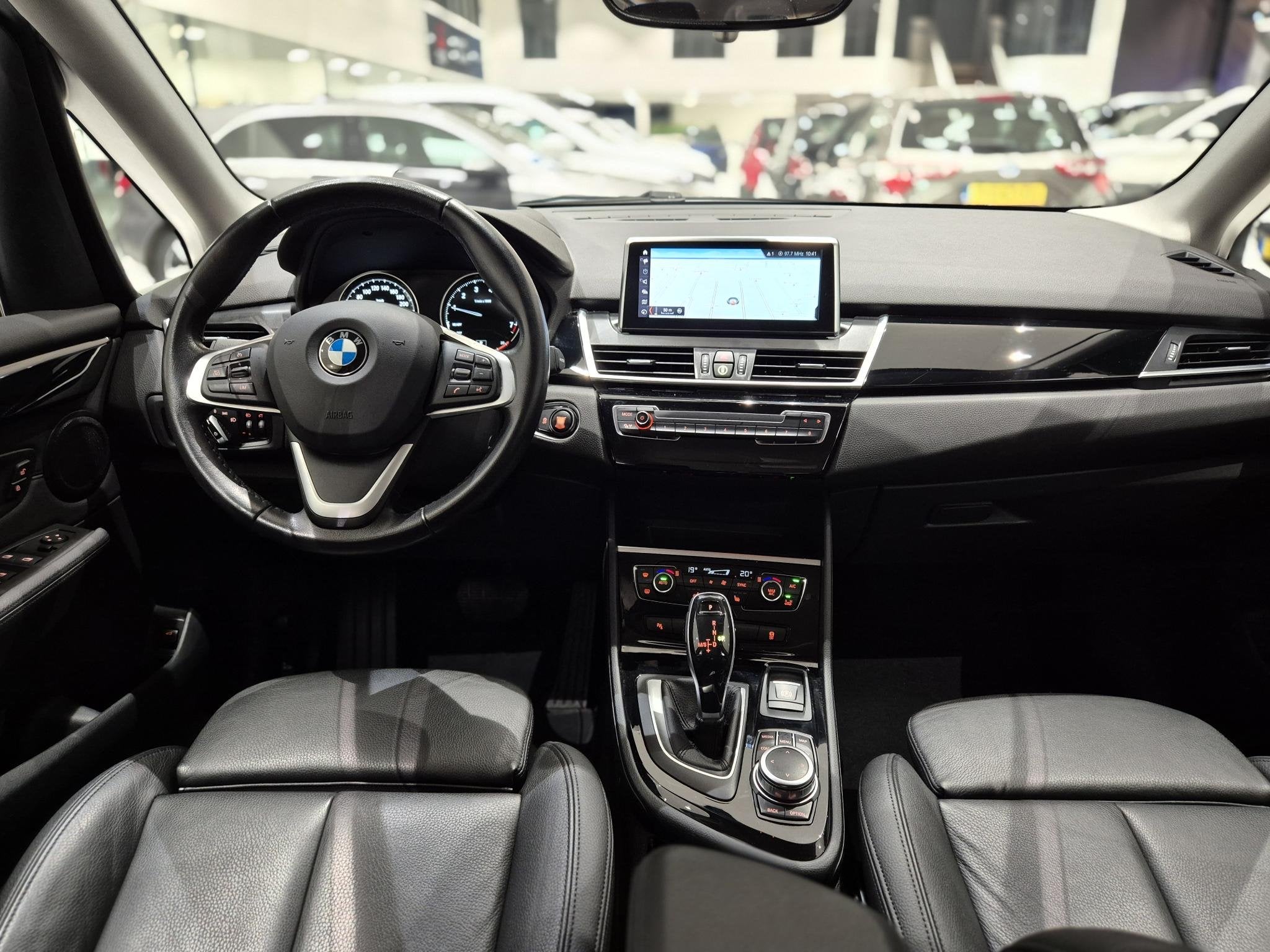 BMW 2-serie Active Tourer 218i High Executive Edition | Lede, Gebruikt, Blauw, Bedrijf, 3 cilinders