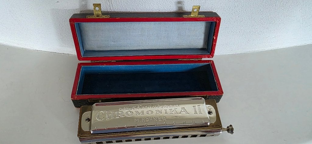 Hohner Chromonika II met twaalf gaten in C - Nieuwstaat, Gebruikt, Ophalen of Verzenden, Met koffer of doosje, C-mondharmonica
