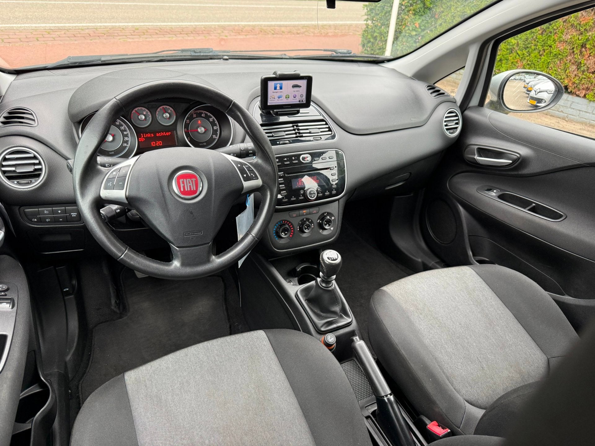 Fiat Punto Evo 0.9 TwinAir 5-DRS Street AIRCO NAVI CRUISE BL, Auto's, Voorwielaandrijving, Gebruikt, Euro 6, 49 €/maand